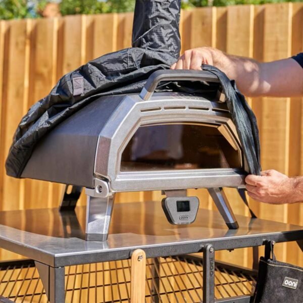 Karu-16-Cover-Outdoors